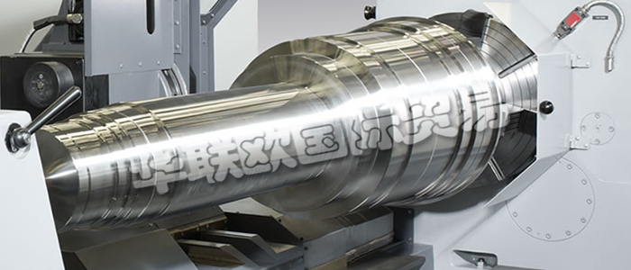 HERKULES車床是集100多年的機(jī)床制造經(jīng)驗(yàn)、可靠性及應(yīng)用考量與最先進(jìn)技術(shù)相結(jié)合的結(jié)果。HERKULES提供各種加工直徑和重量的重型車床，可完成工件直徑從幾厘米，重量幾公斤到直徑3米，重量400噸的加工任務(wù)。HERKULES可提供各種范圍的輥環(huán)高精度車削和修磨的解決方案。
